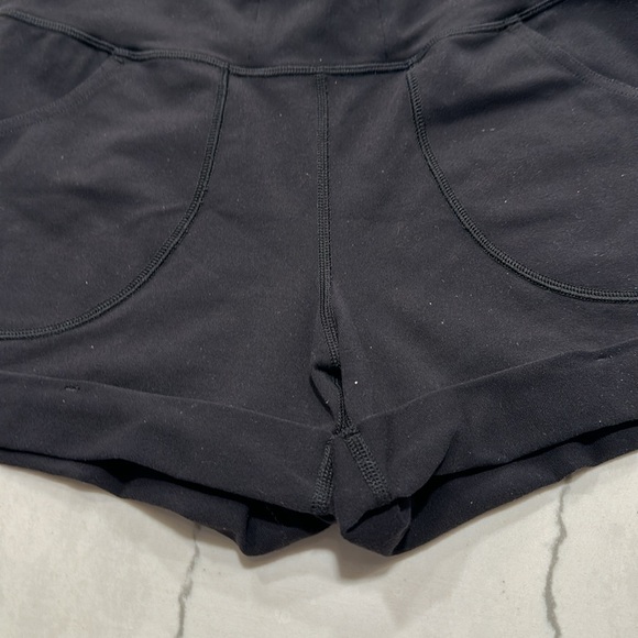 Lululemon Pocket Cuff Shorts - Picture 4 of 8